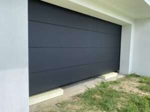 Brama segmentowa kolor Czarny Ultra Mat firmy krispol