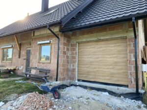 Brama segmentowa kolor Dąb Turner OAK firmy Krispol