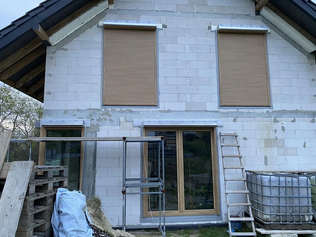 Rolety zewnętrzne system podtynkowy kolor Dąb Turner OAK