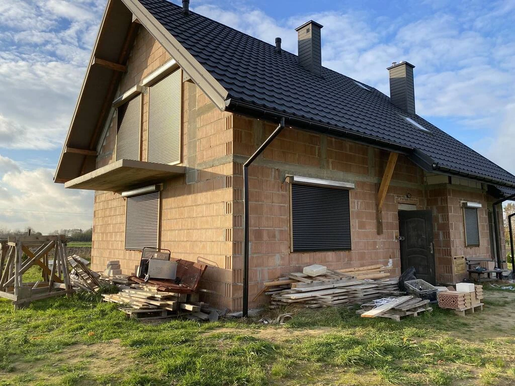 Rolety zewnętrzne system podtynkowy kolor Dąb Turner OAK pancerz czarny